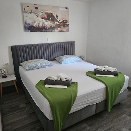 Apartman Koko With Private Jacuzzi Makarska Esterno foto