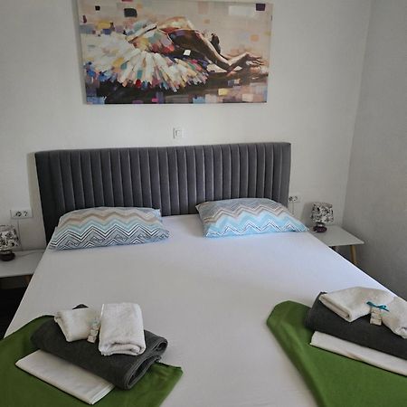Apartman Koko With Private Jacuzzi Makarska Esterno foto
