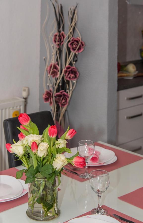 Apartman Koko With Private Jacuzzi Makarska Esterno foto