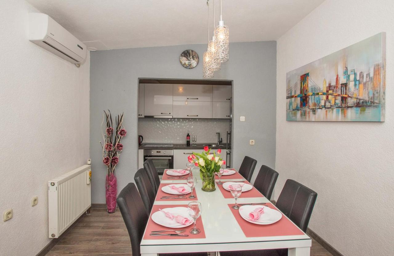 Apartman Koko With Private Jacuzzi Makarska Esterno foto