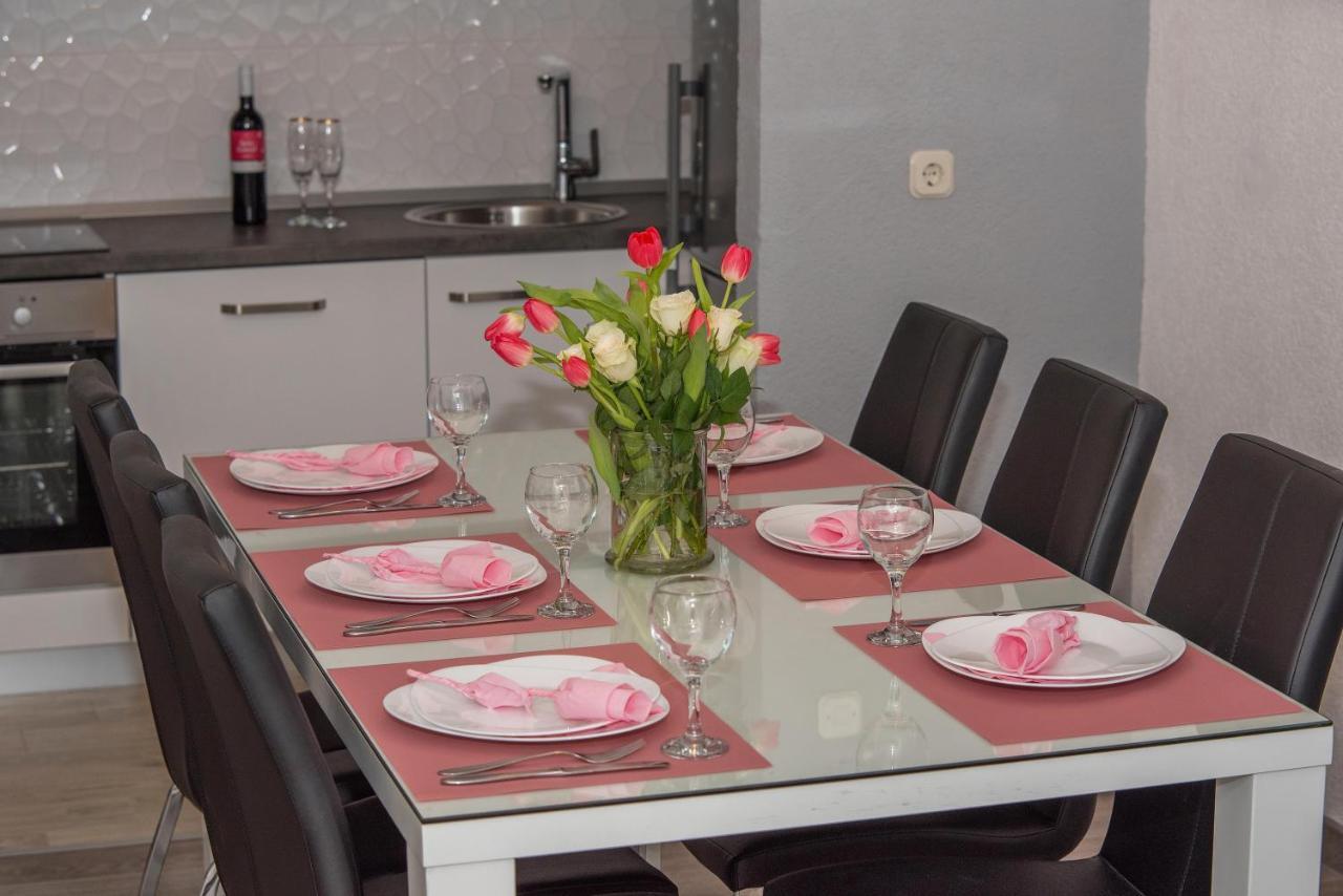 Apartman Koko With Private Jacuzzi Makarska Esterno foto